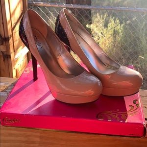 Candies, nude Cuban heel pump, like new 9.5M